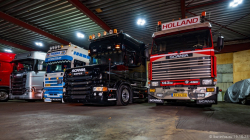 20251019-Tom-Holding-00404